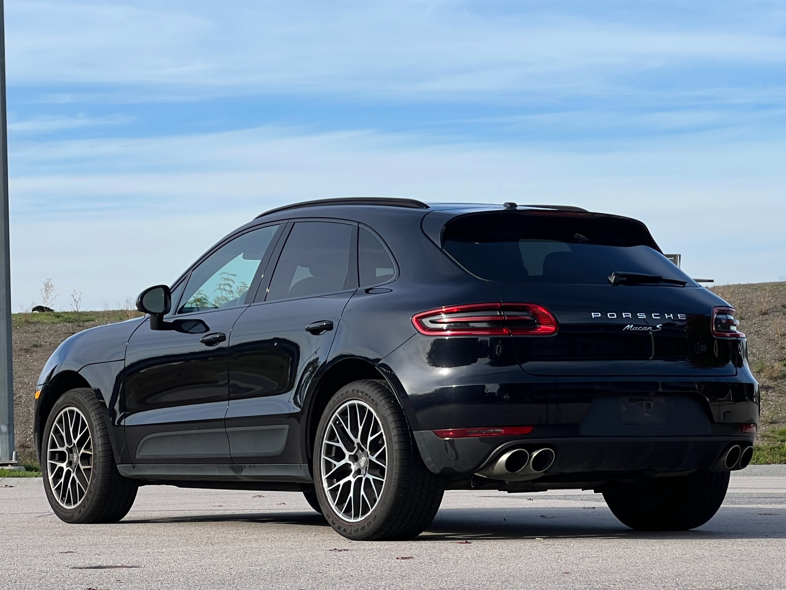 2018 Porsche Macan s | BC Local - Image 5